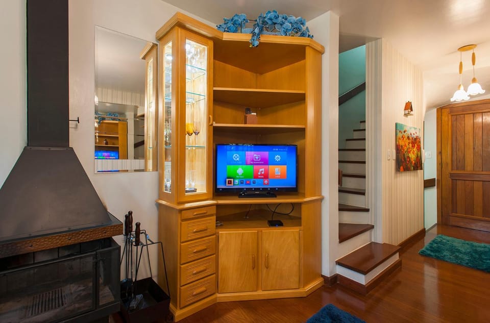 TV and multimedia, Living room, flat iron