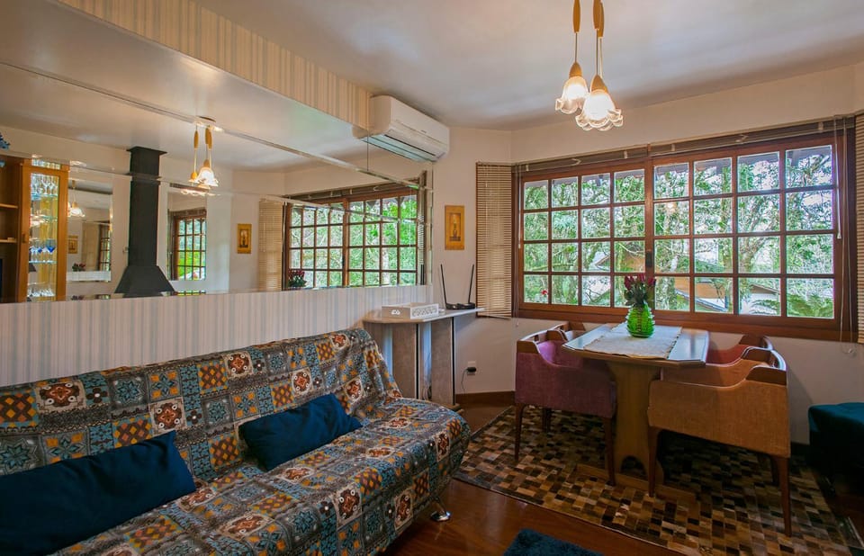 Living room, Seating area, Dinner, flat iron, air conditioner