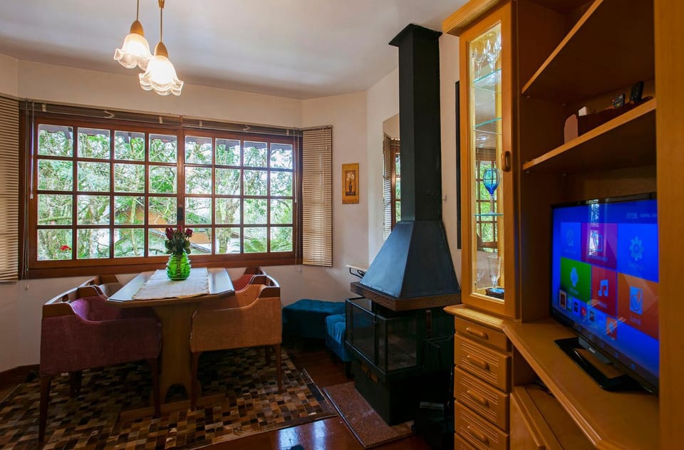 Living room, Dining area, Dinner, flat iron
