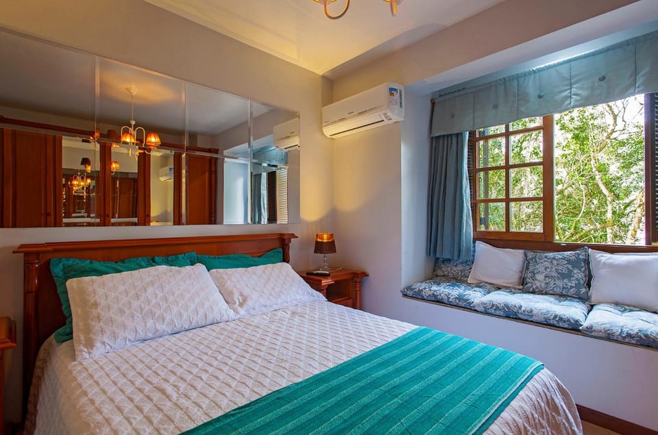 Bed, Photo of the whole room, Bedroom, Garden view, internet, wardrobe, air conditioner