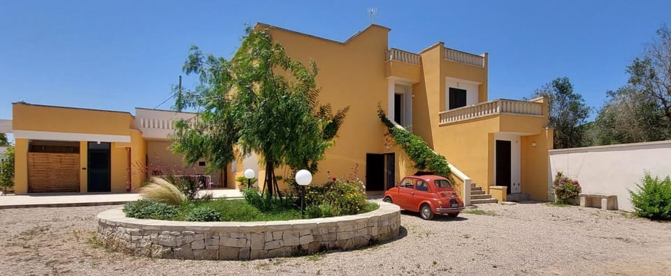 Property building, Spring, Day, Garden, Garden view