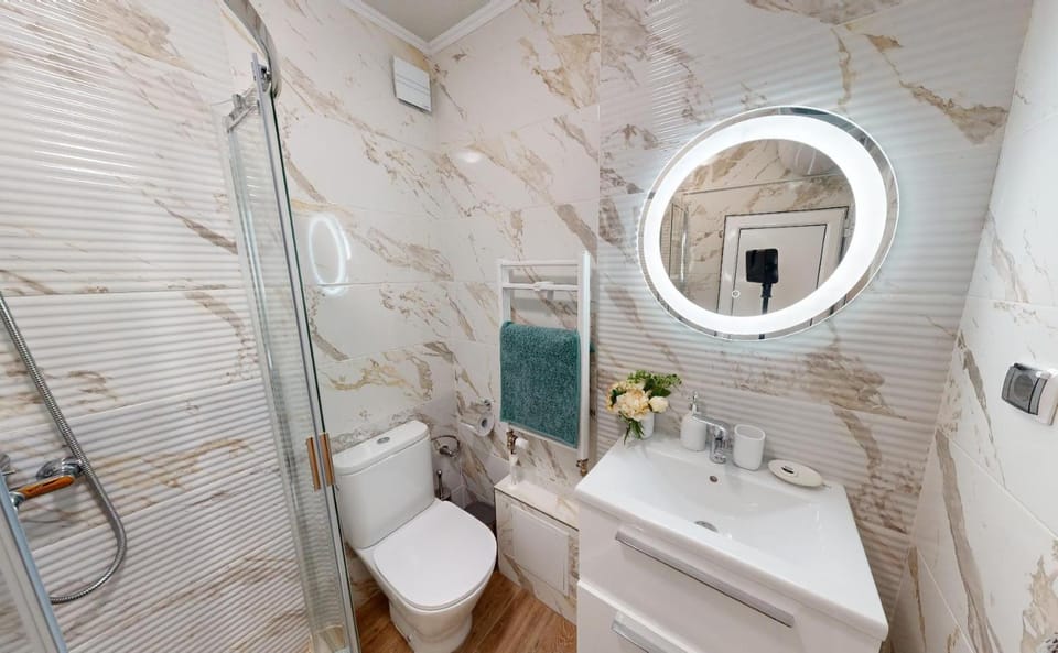 Shower, Toilet, Bathroom