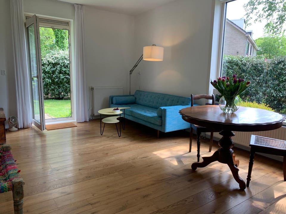 Living room, Garden view