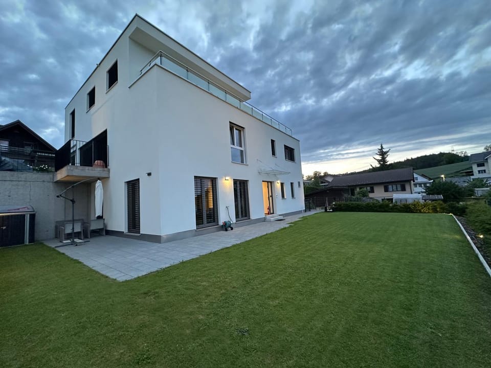Property building, Day, Garden, Garden view