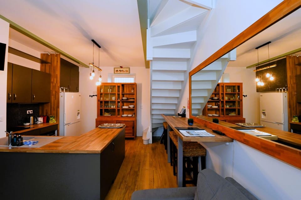 Kitchen or kitchenette, oven