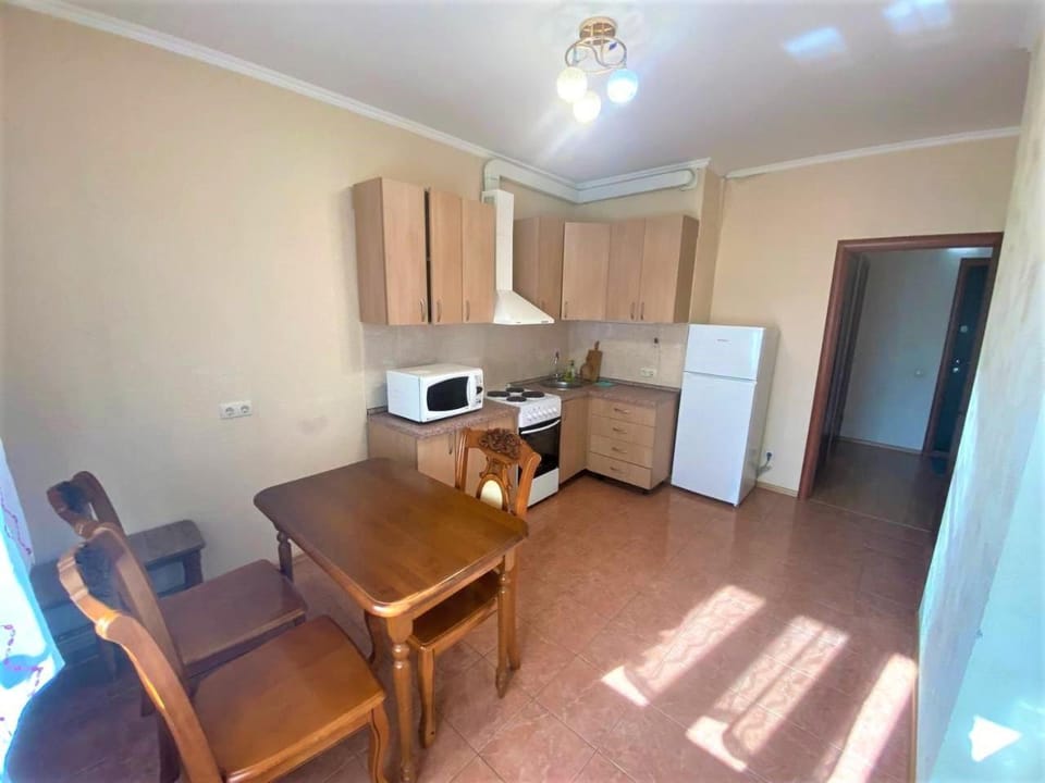 Kitchen or kitchenette, Dining area, minibar, stove