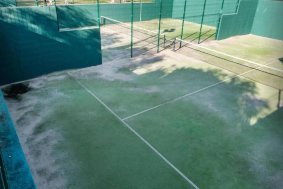 Tennis court