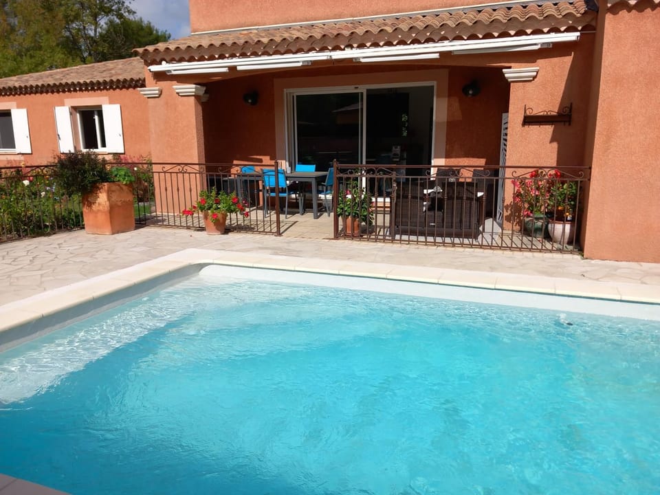 Spacieuse villa familiale avec piscine -8 couchages Villa in Tarascon