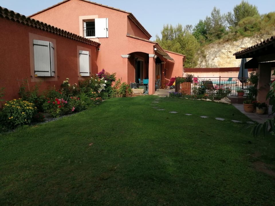 Spacieuse villa familiale avec piscine -8 couchages Villa in Tarascon