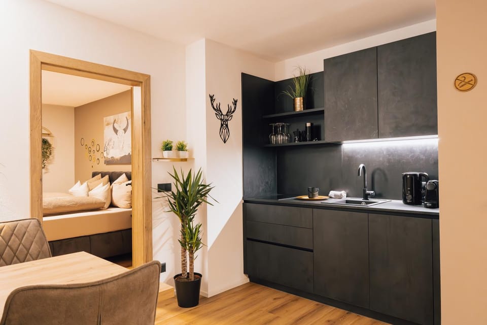 Dining area, kitchen