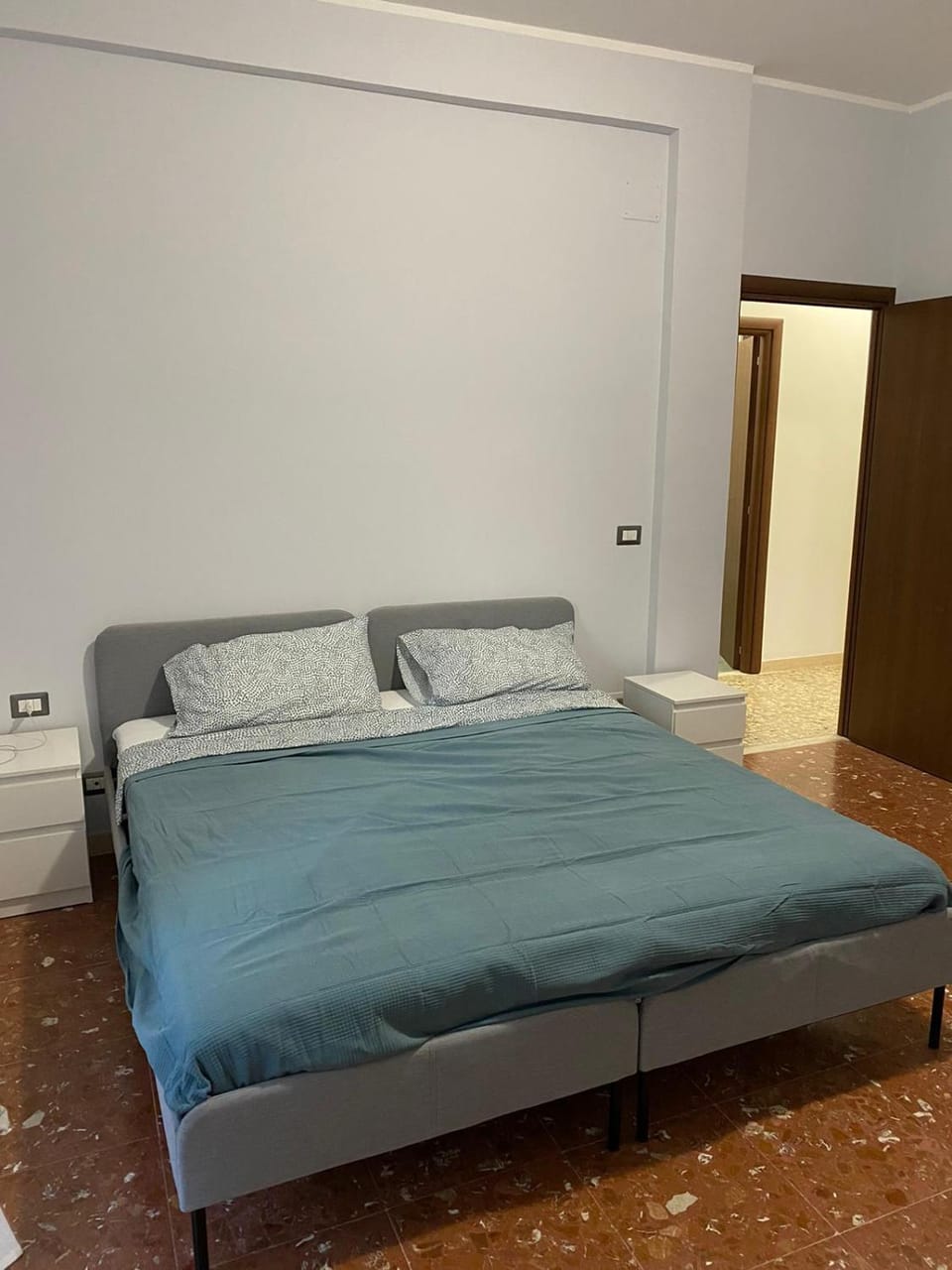 Bed, Photo of the whole room, Bedroom, wardrobe