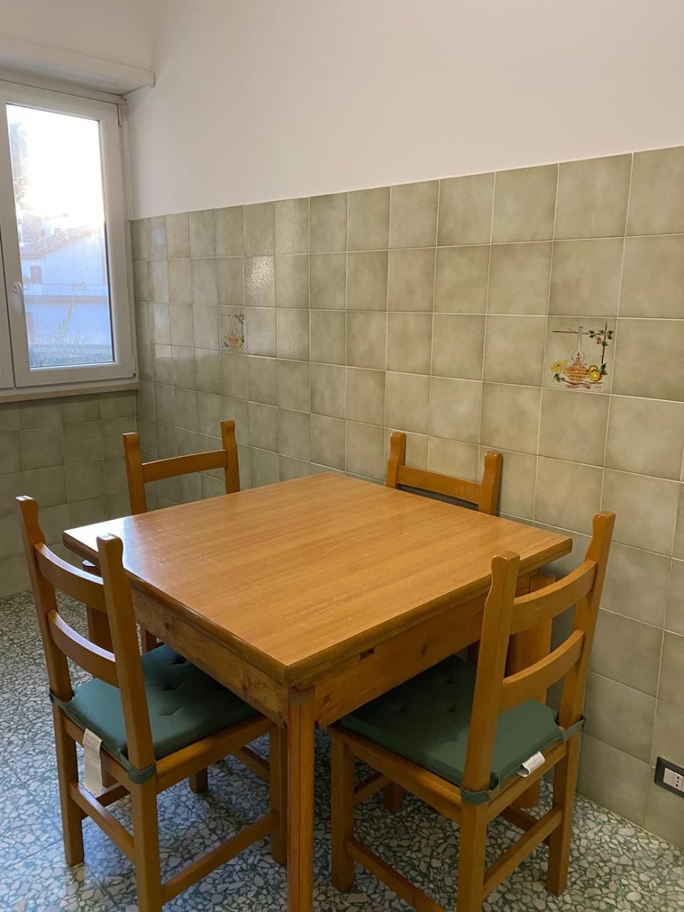 Dining area, kitchen