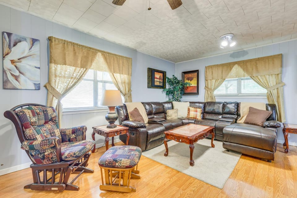 Peaceful Alabama Vacation Rental w/ Large Deck House in Alabama