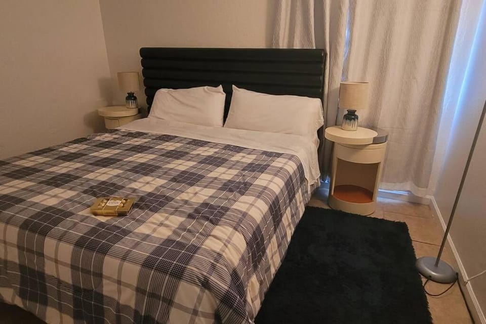 Photo of the whole room, Bedroom