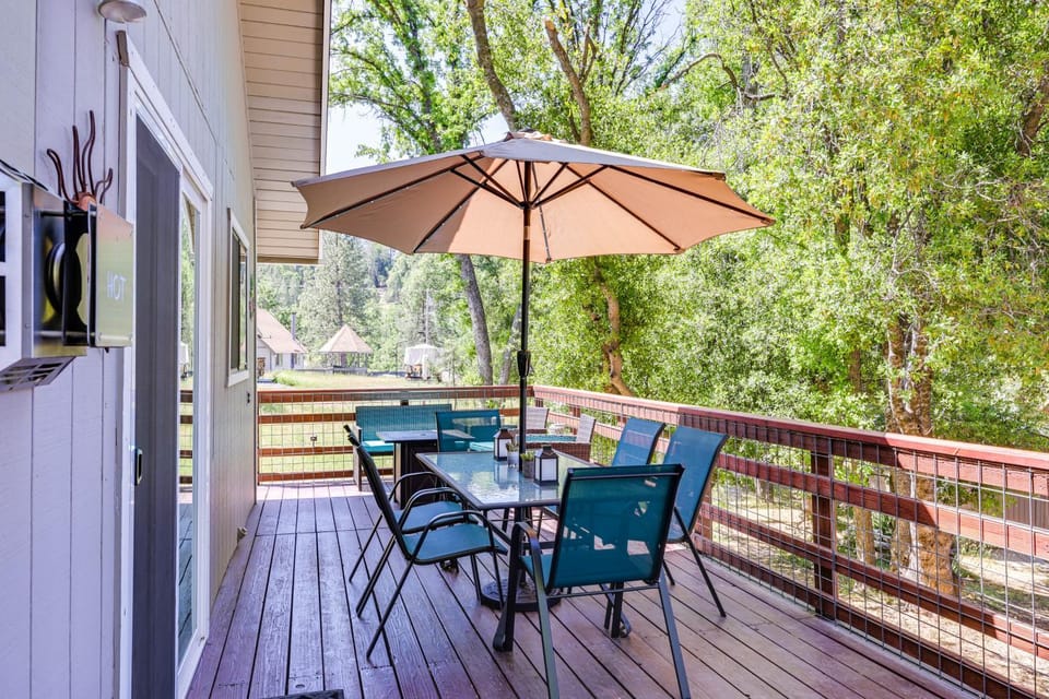 Groveland Home - Walk to Pine Mountain Lake! House in Groveland