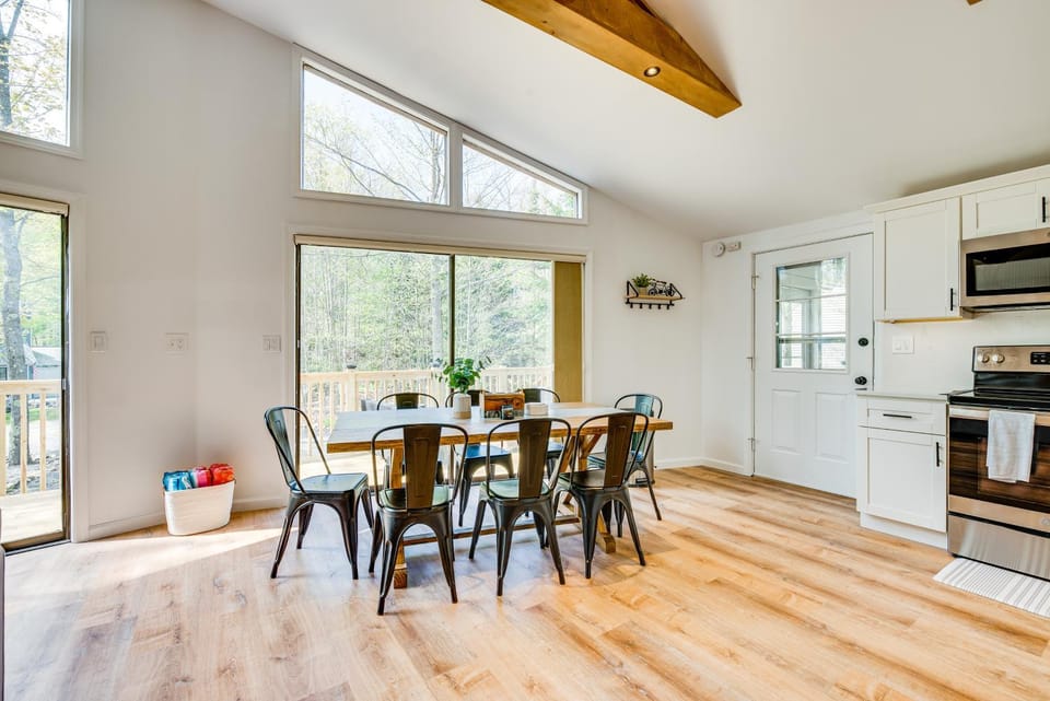 Deck & Community Perks: Bright Pocono Lake Home! House in Coolbaugh Township
