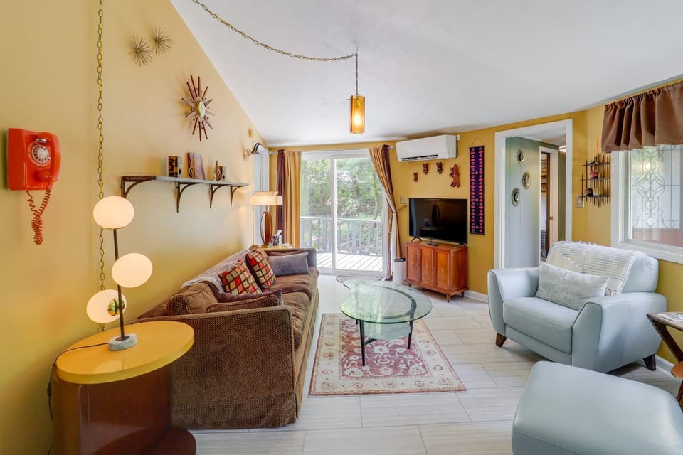 Pet-Friendly Getaway w/ Porch in Banner Elk! House in Watauga