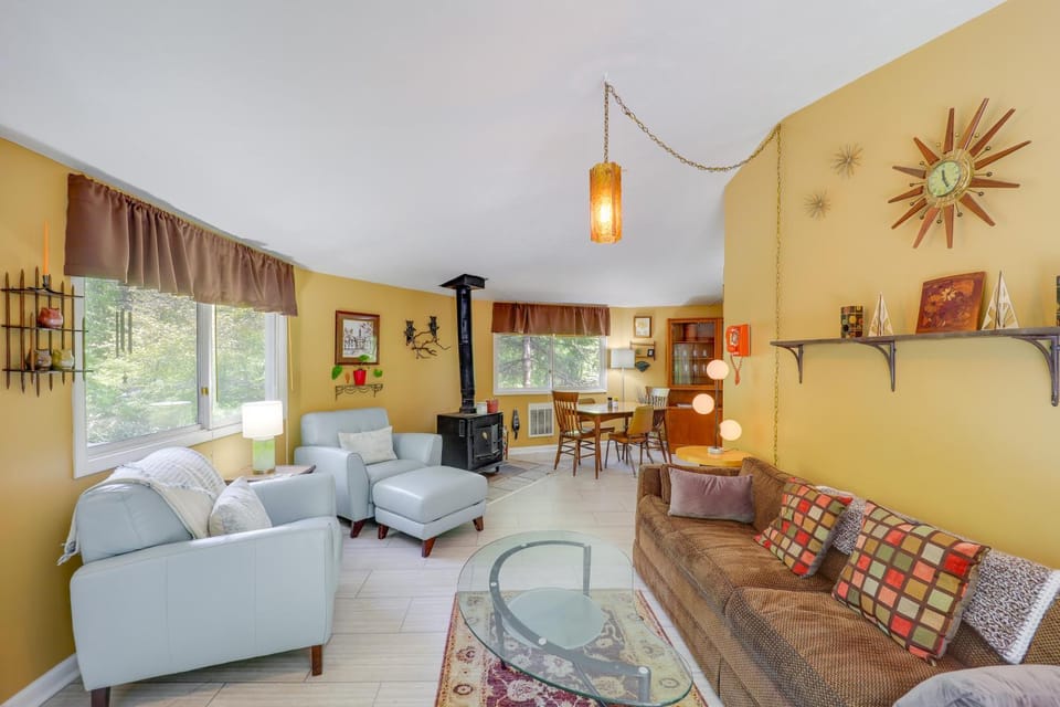 Pet-Friendly Getaway w/ Porch in Banner Elk! House in Watauga