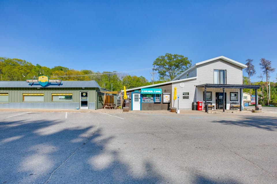 Charming Lake Ann Apartment - Walkable Location! Apartment in Lake Ann