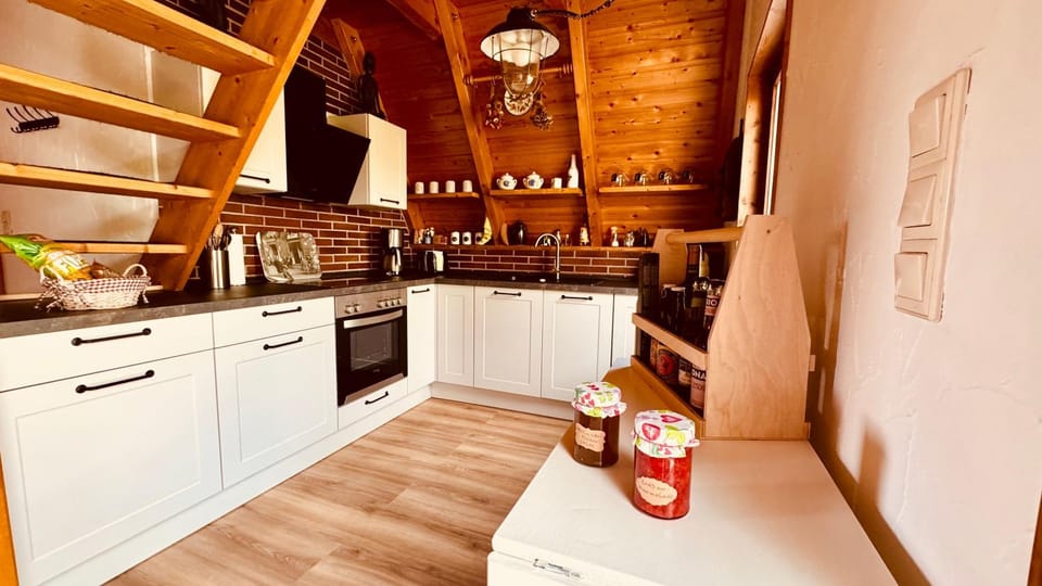 Kitchen or kitchenette, kitchen