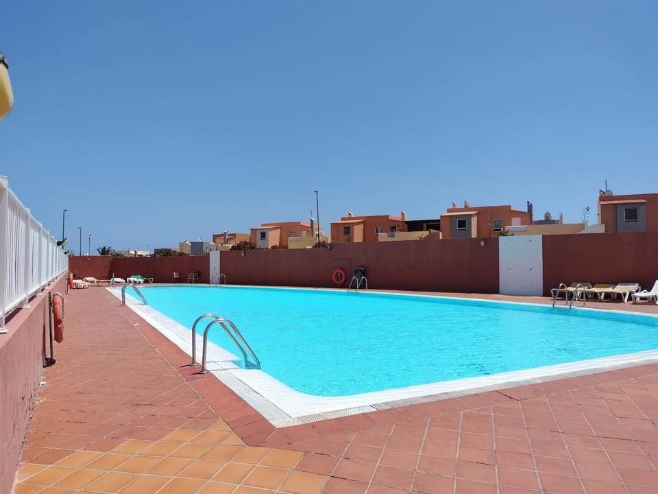 Day, Swimming pool, Swimming pool, sunbed