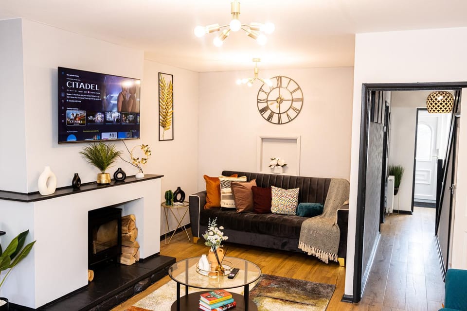Communal lounge/ TV room
