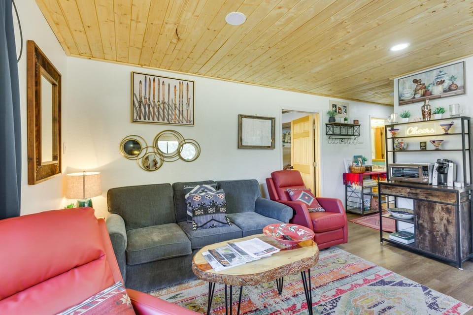 Ski-In Red River Retreat: Balcony, Mountain Views! House in Red River