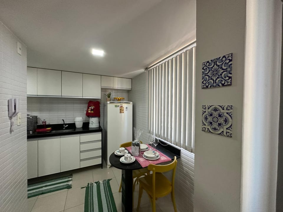 Coffee/tea facilities, Kitchen or kitchenette, Dining area