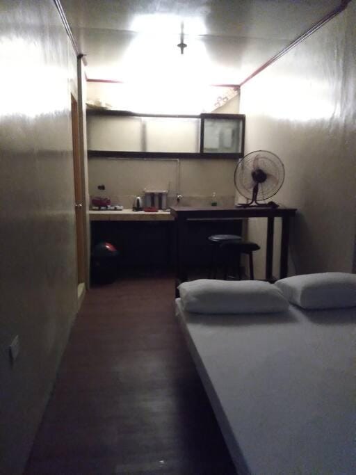 TerisitaPlace - DriveBy RestStop Apartment in Antipolo