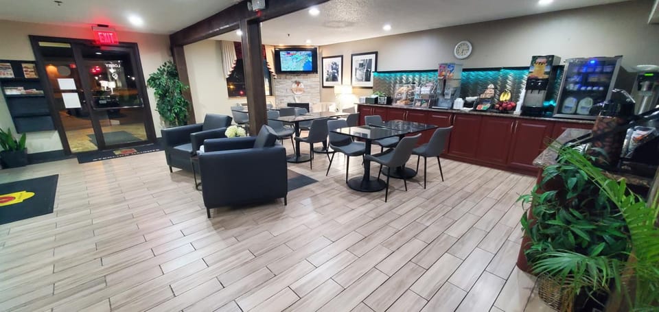 Communal lounge/ TV room, Breakfast