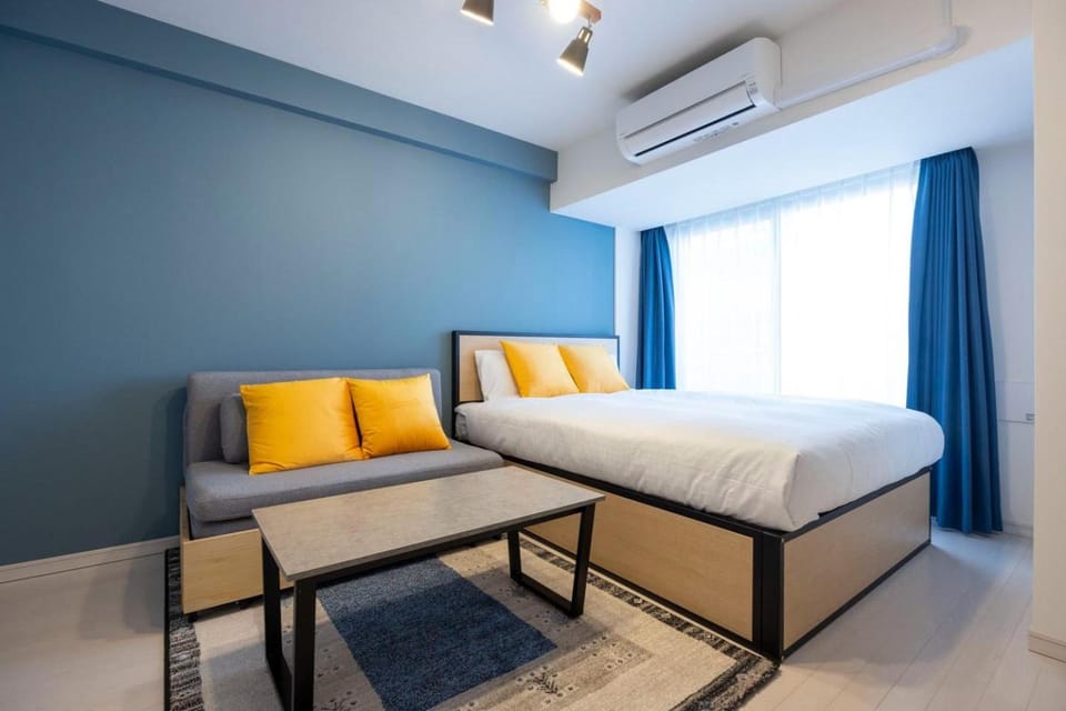 Bed, Living room, Photo of the whole room, Seating area, Bedroom, air conditioner