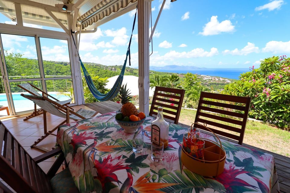Patio, Day, View (from property/room), Balcony/Terrace, Food and drinks, Dining area, Food, Pool view, Sea view