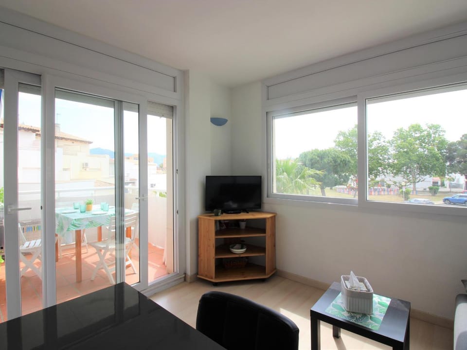 Moderno apartamento con piscina y terraza en Santa Margarita, Roses - ES-228-148 Apartment in Roses