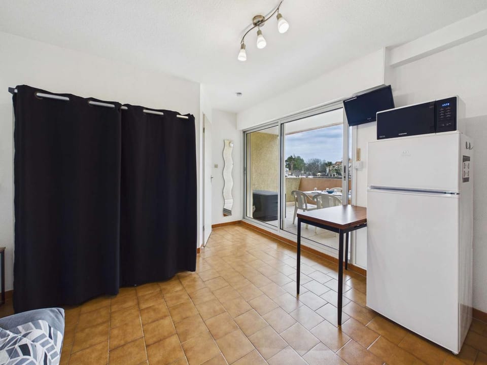 Appartement 2 pièces 4 pers avec terrasse, parking privé et accès direct plage à Marseillan - FR-1-326-791 Apartment in Marseillan