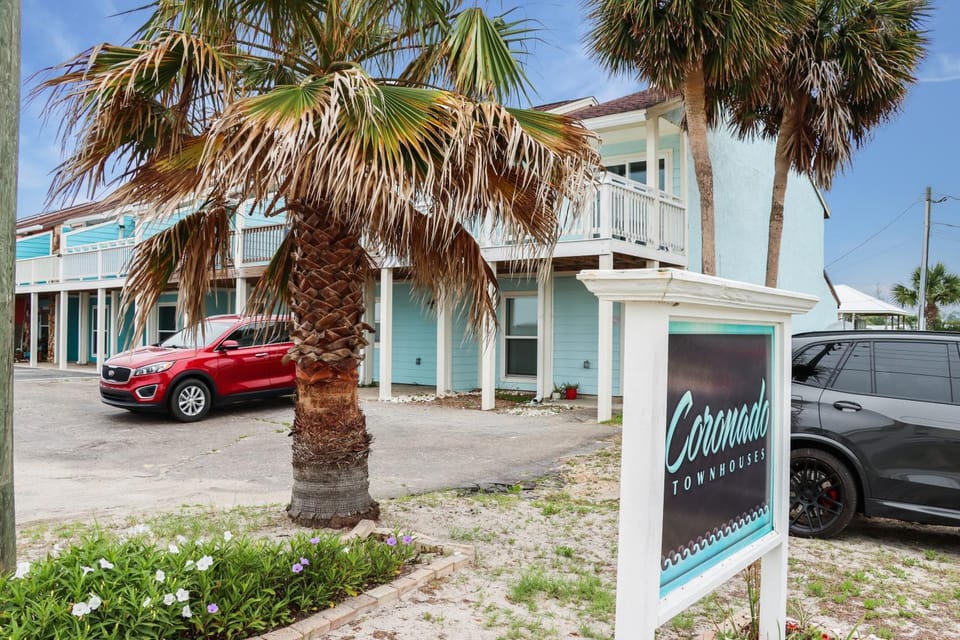 Sunset Blvd by Pristine Properties Vacation Rentals House in Florida