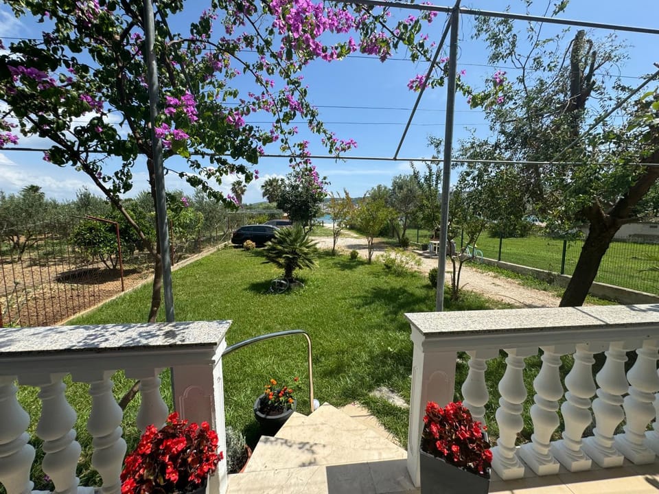 Garden, Parking