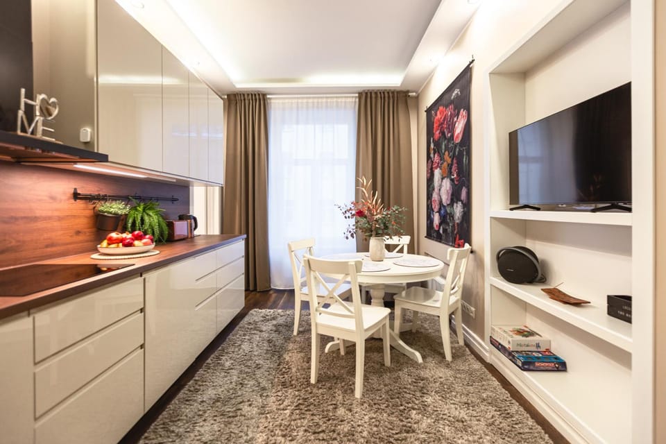 TV and multimedia, Kitchen or kitchenette, kitchen