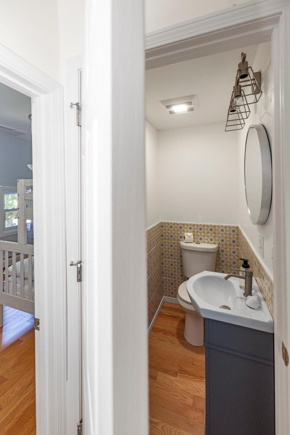 3BR Beach House, Walk to Sand & Sea House in Scarborough