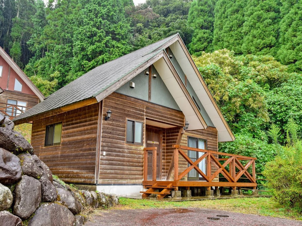 Property building, Natural landscape, Garden view