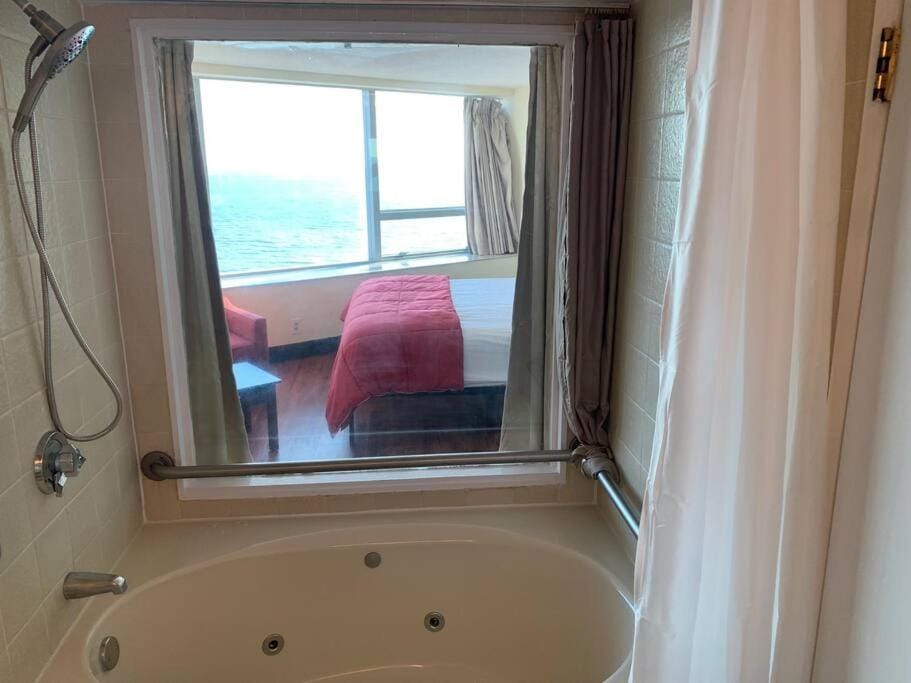 Atlantic Palace Beachfront Ocean View Apartment in Atlantic City