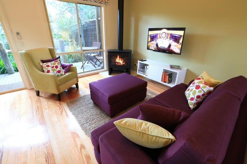 Inglenook Luxury Spa Cottage for Two House in Cowes