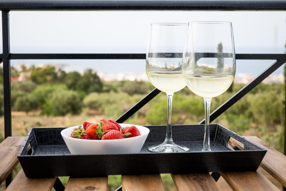 Balcony/Terrace, Food and drinks
