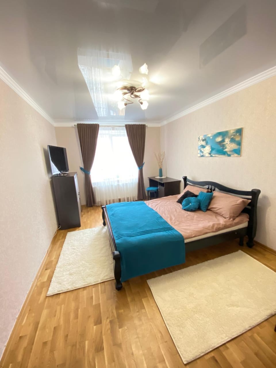 Bed, TV and multimedia, Bedroom
