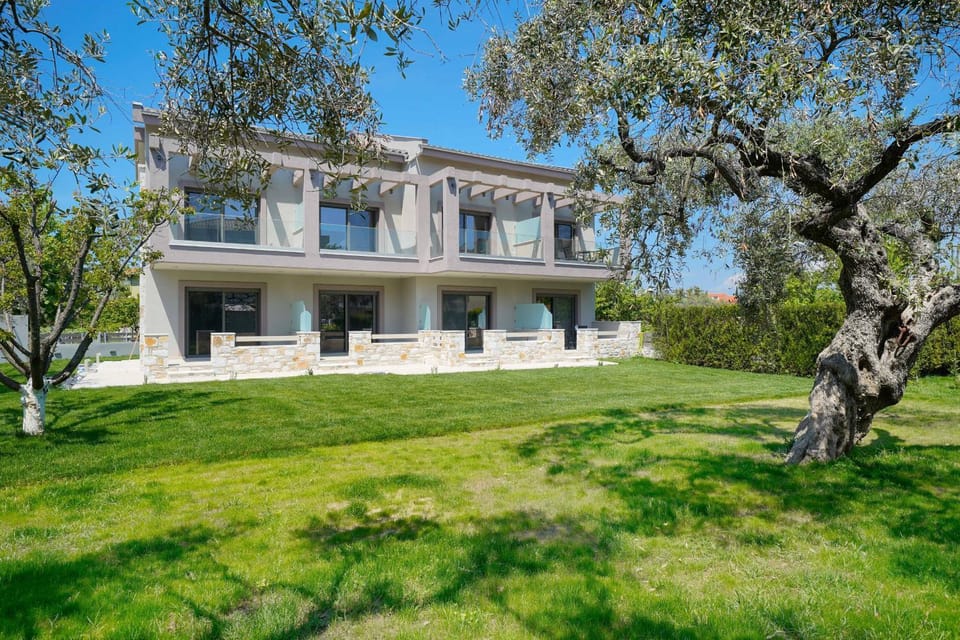 Property building, Day, Natural landscape, Garden view
