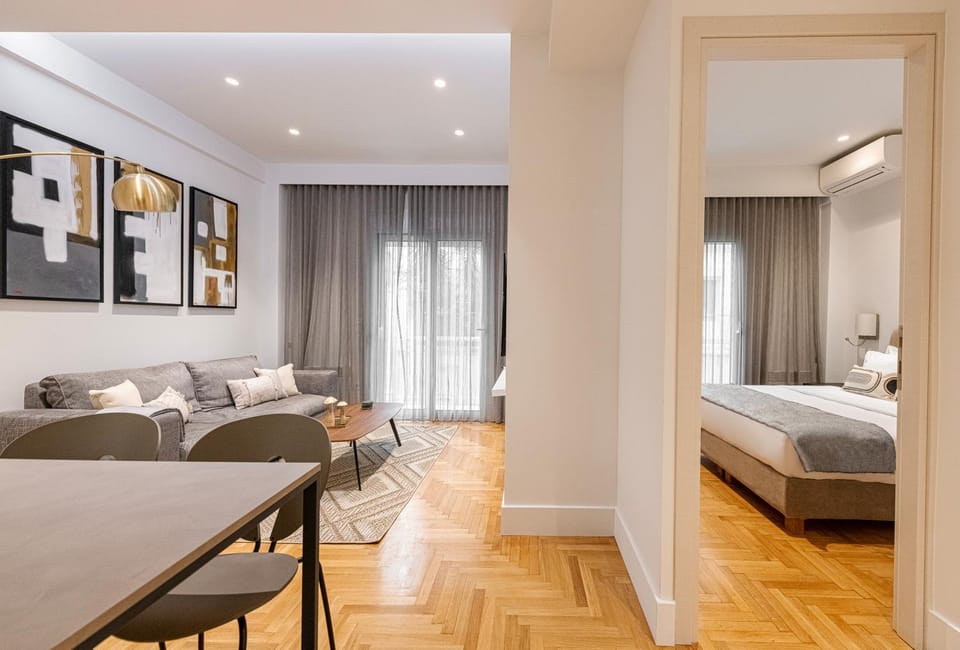 Bed, Living room, Photo of the whole room, Seating area, Bedroom