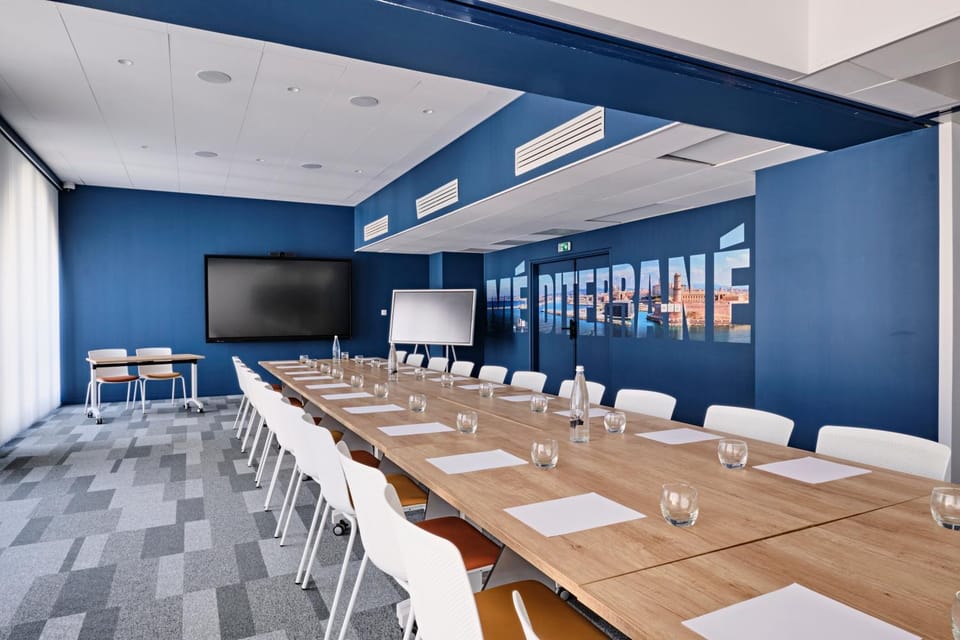 Meeting/conference room
