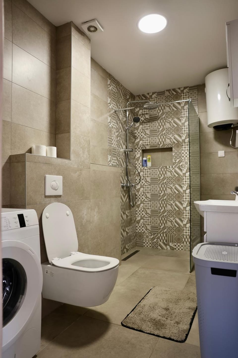 Toilet, Bathroom, washing machine