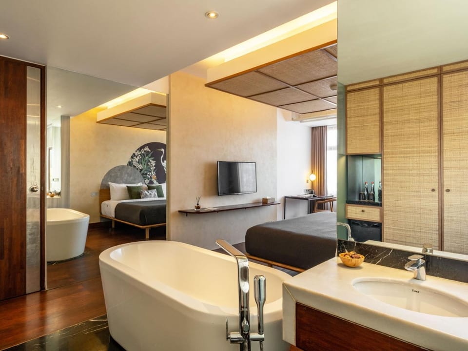 Bathroom, Bath