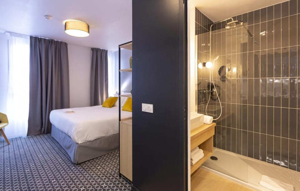 Bathroom, Photo of the whole room, Bedroom