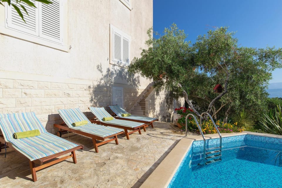 Garden, Balcony/Terrace, Pool view, Swimming pool
